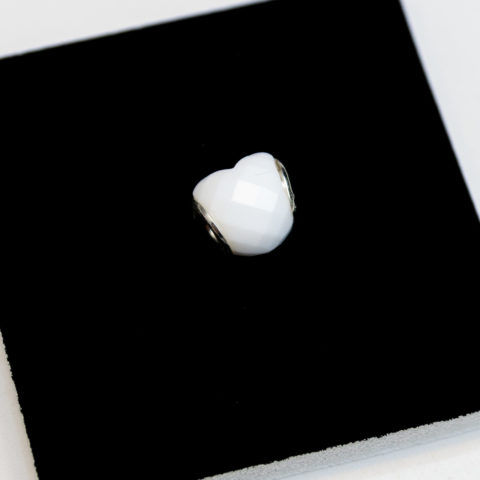 Corazón Facetado de leche materna